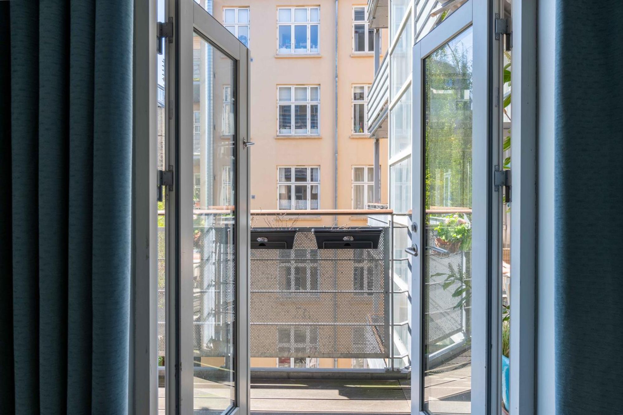 New Charming Apt In City Center Kopenhagen Bagian luar foto
